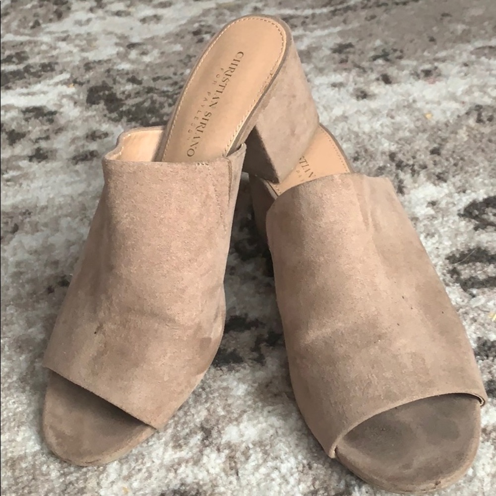 Tan heeled shoes